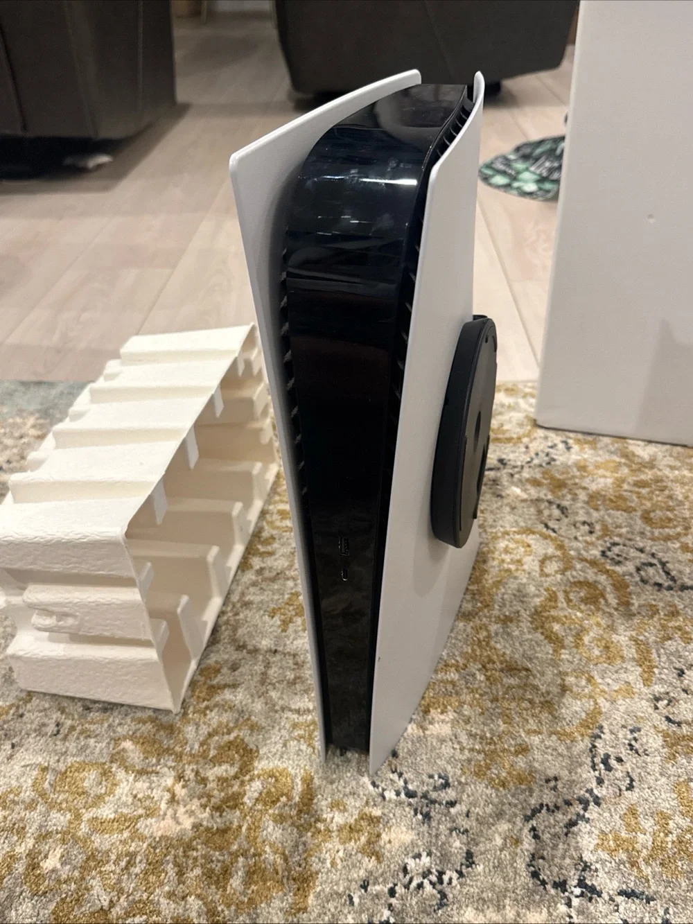 PlayStation 5 Digital Edition Console White/Stand, Controller, HDMI, Charging
